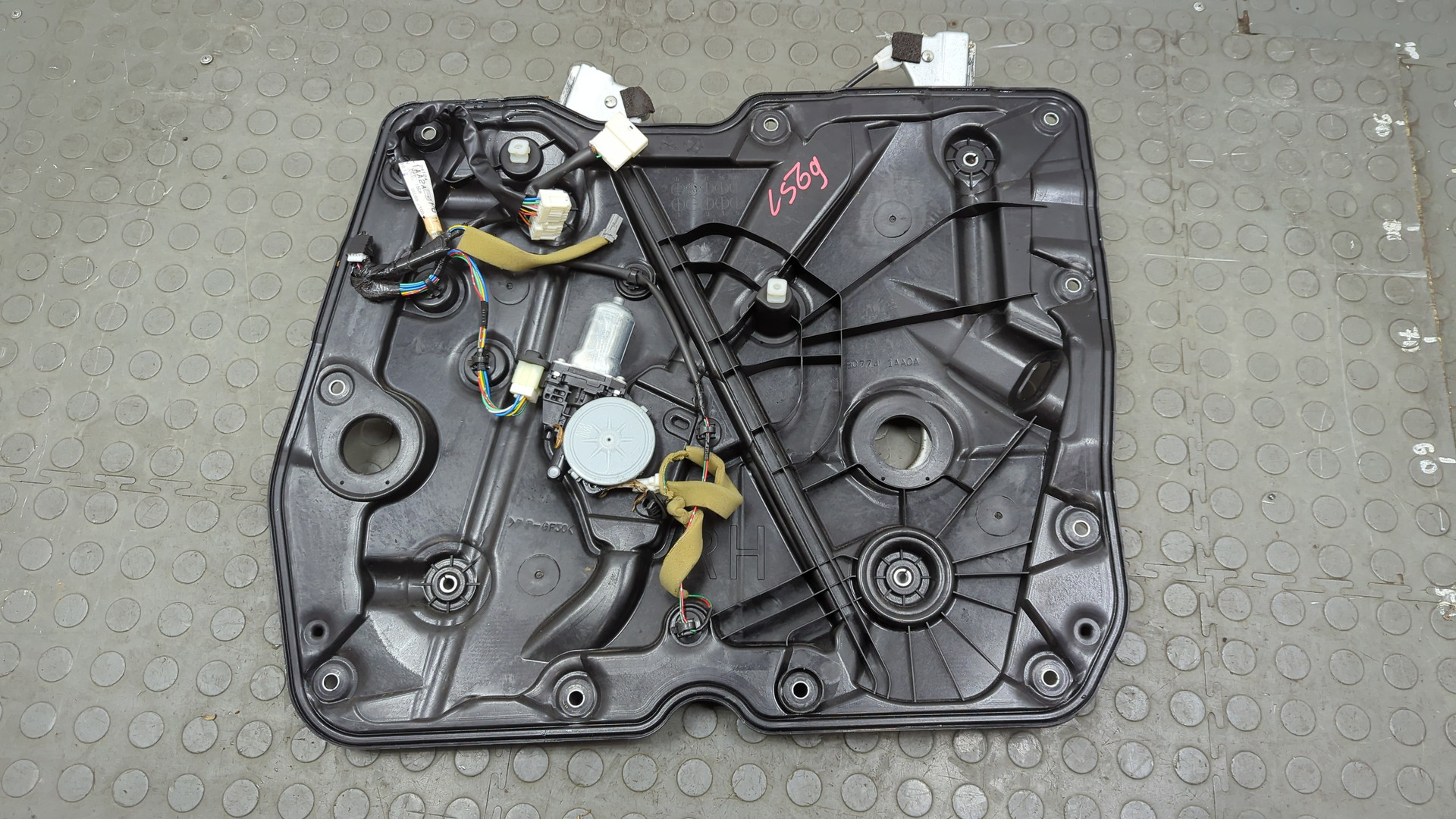 Стеклоподъемник электр. передний правый