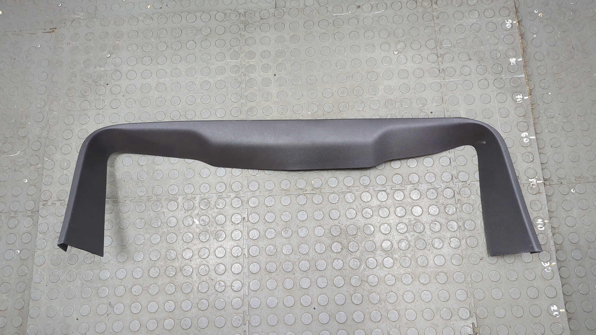 Накладка крышки багажника