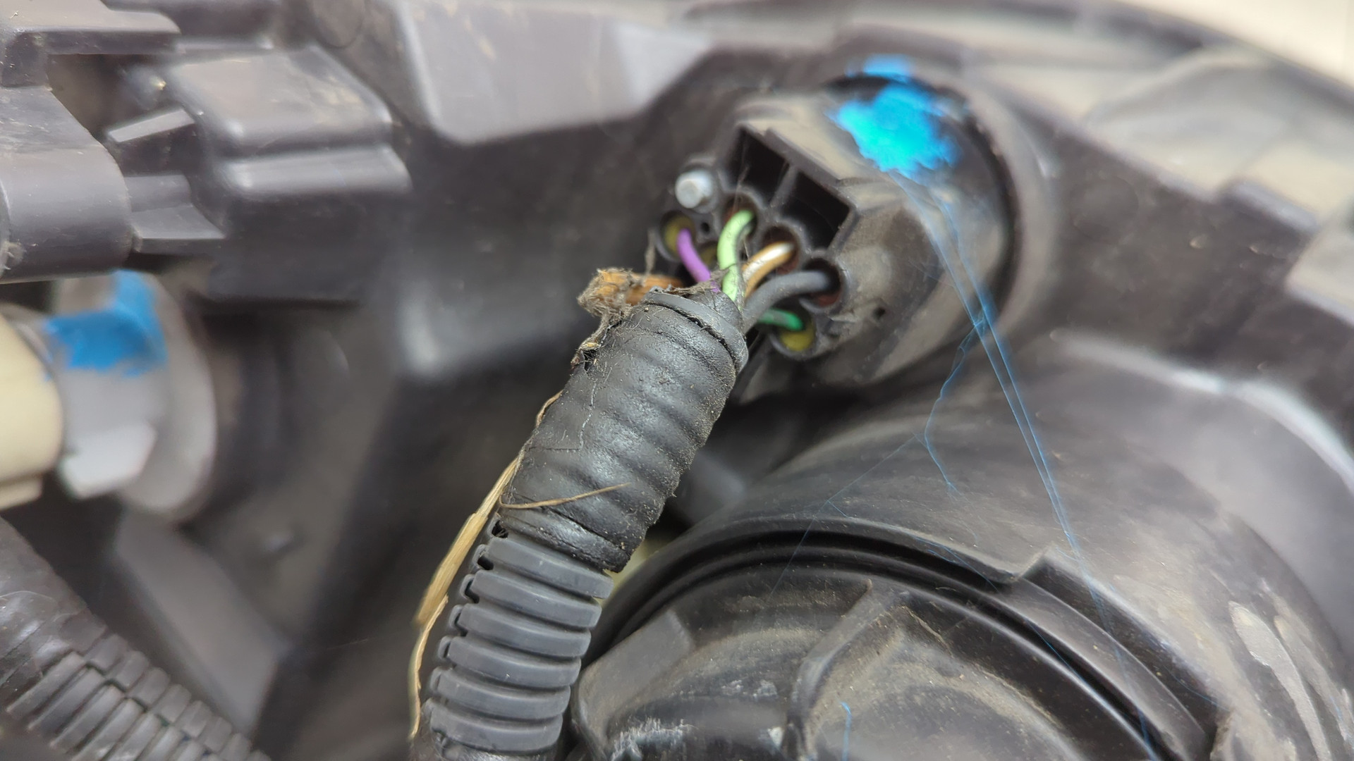 Фара правая