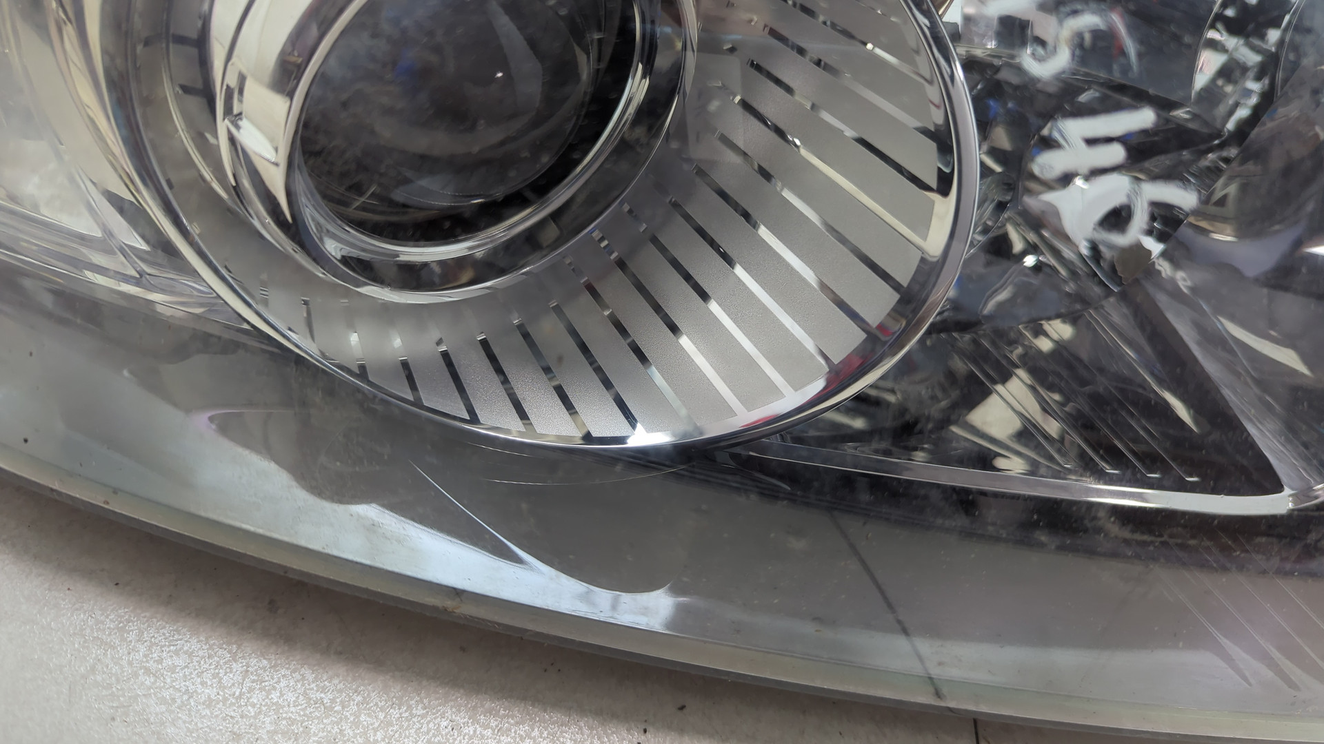 Фара правая