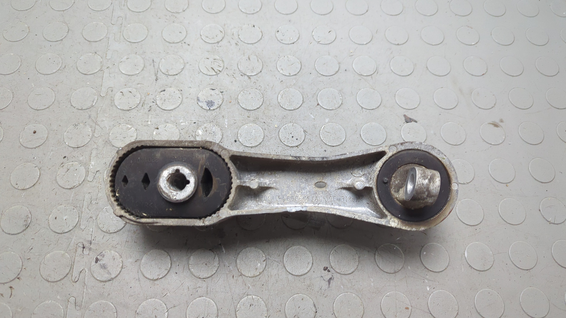 Опора двигателя