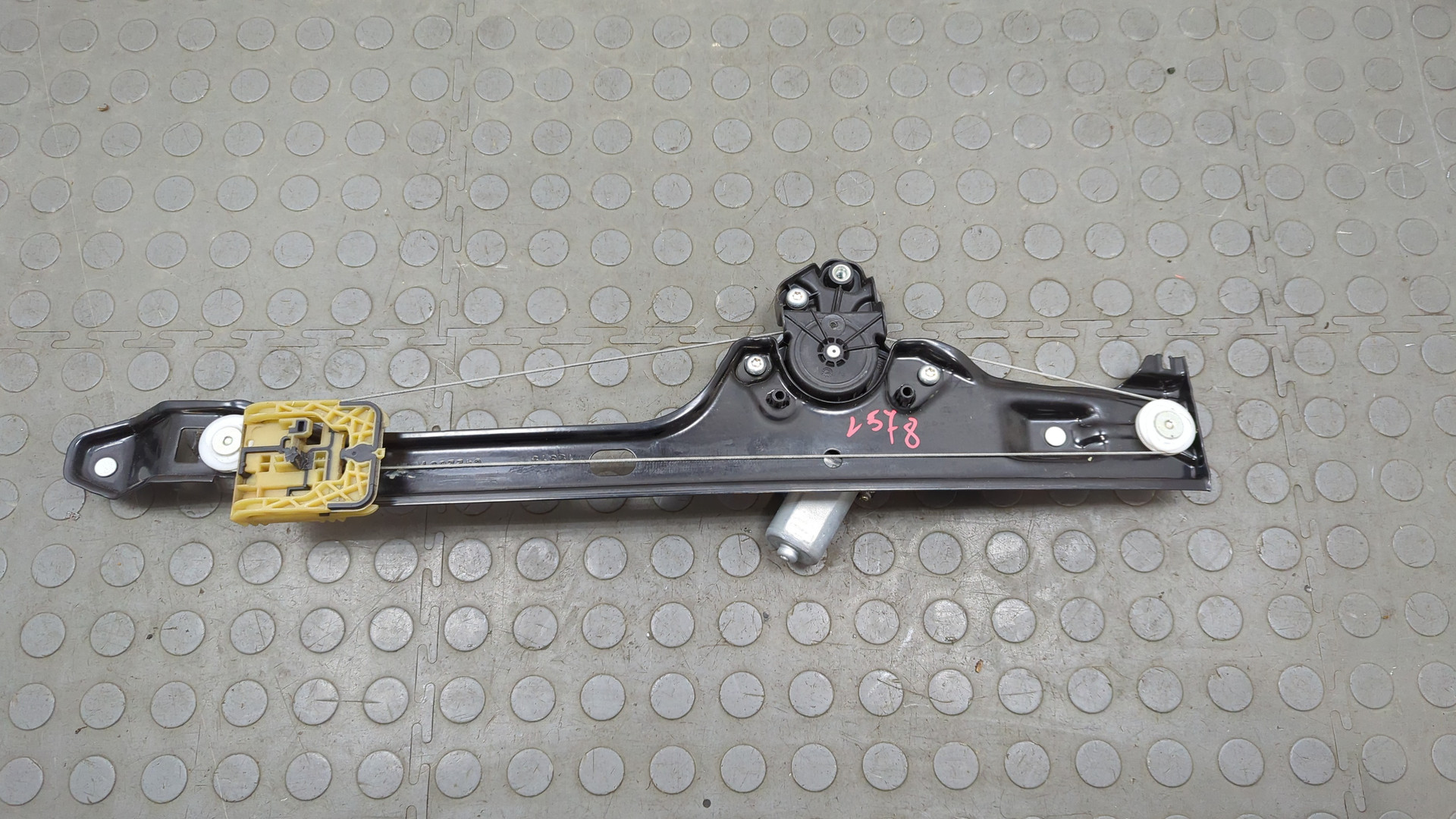 Стеклоподъемник электр. задний левый