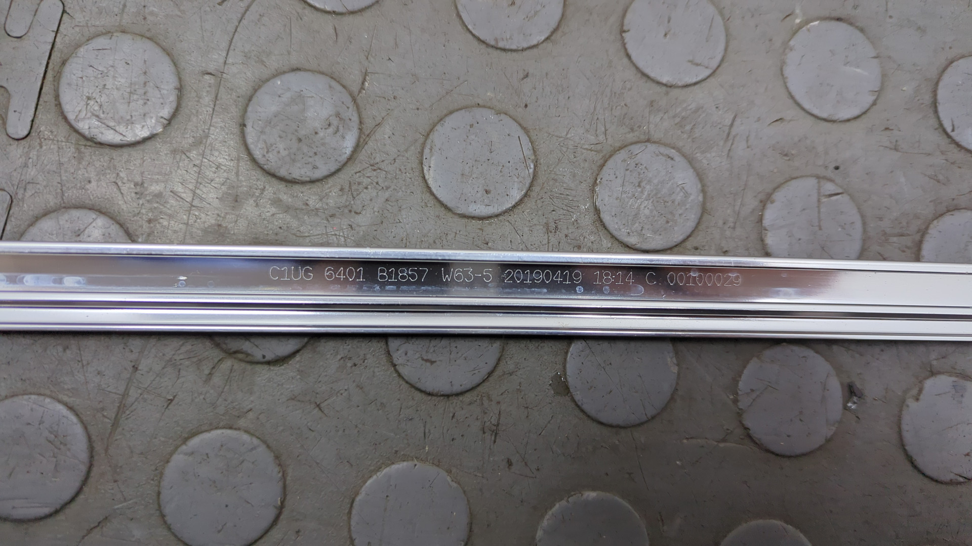 Молдинг заднего стекла