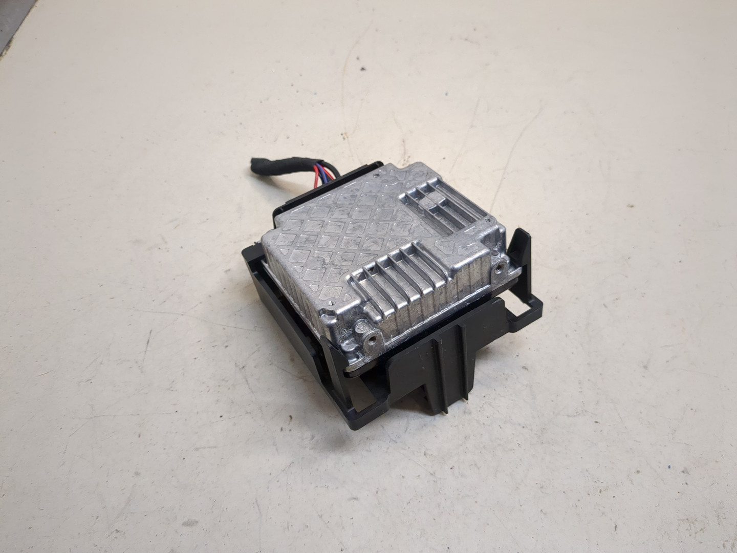 Преобразователь напряжения (адаптер)