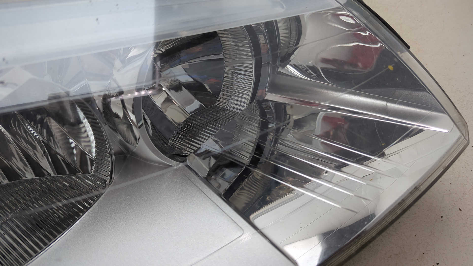 Фара правая