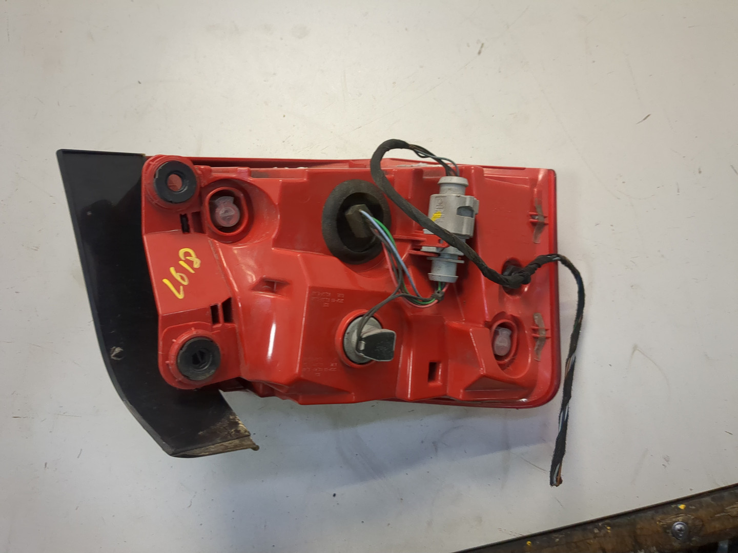 Фонарь задний правый