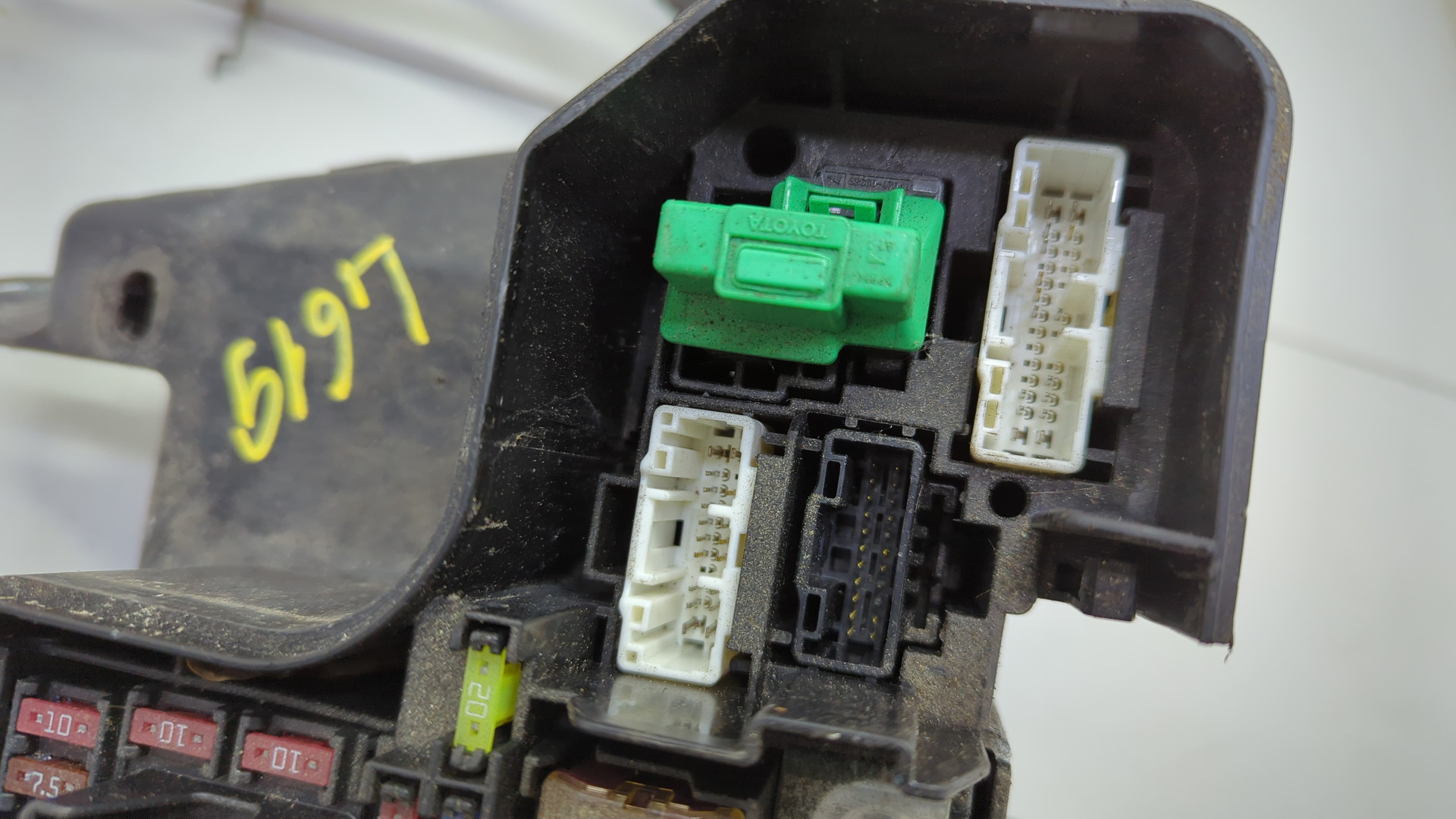 Блок предохранителей