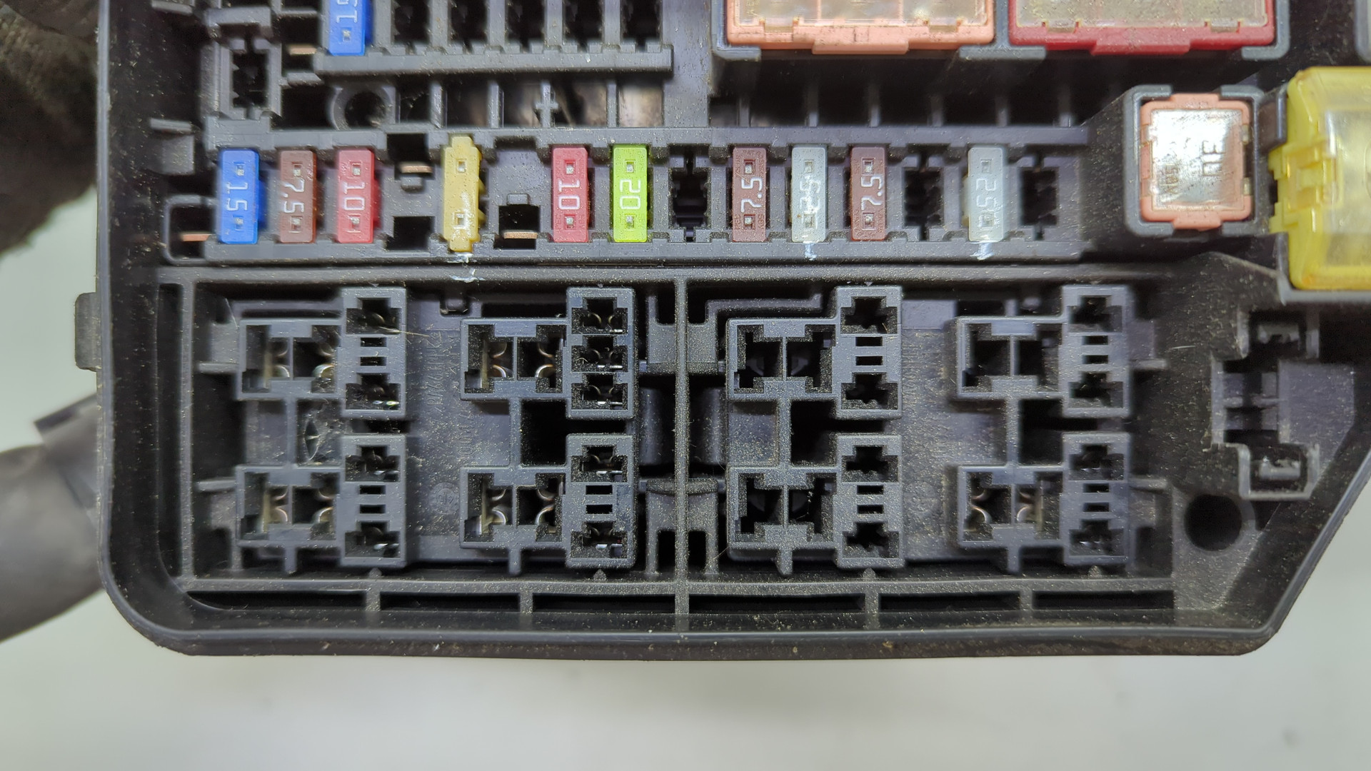 Блок предохранителей