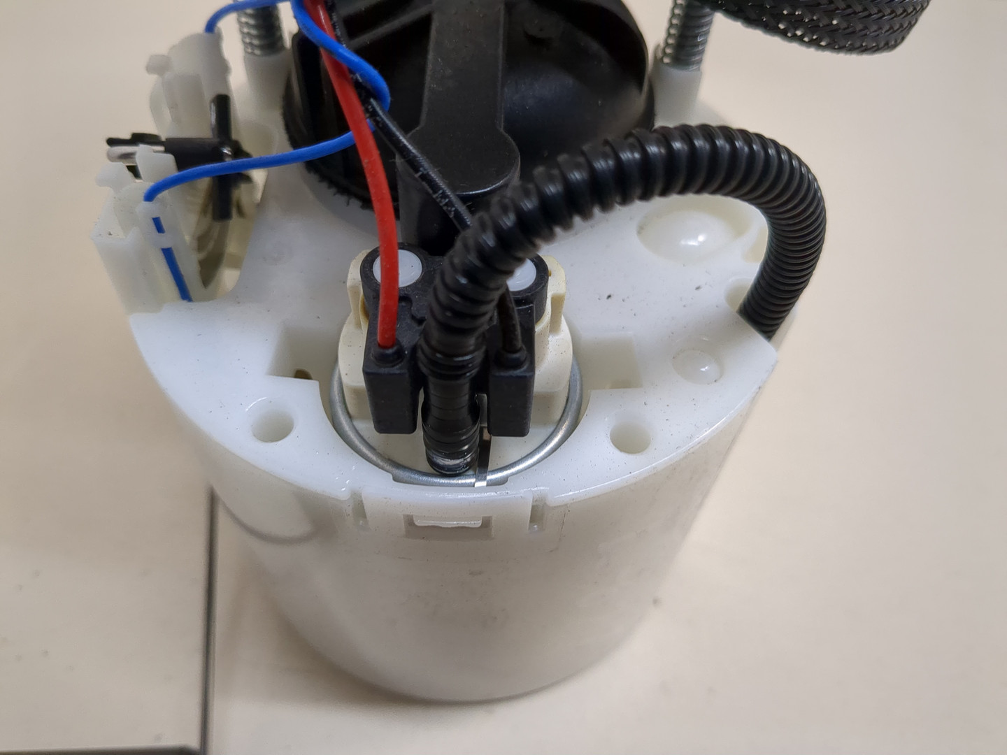 Насос топливный электрический