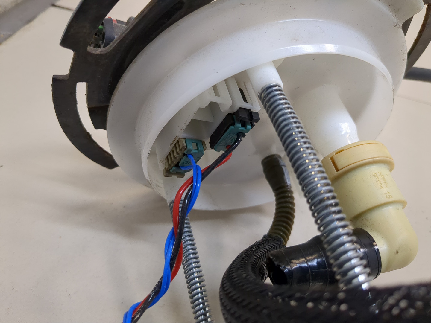 Насос топливный электрический