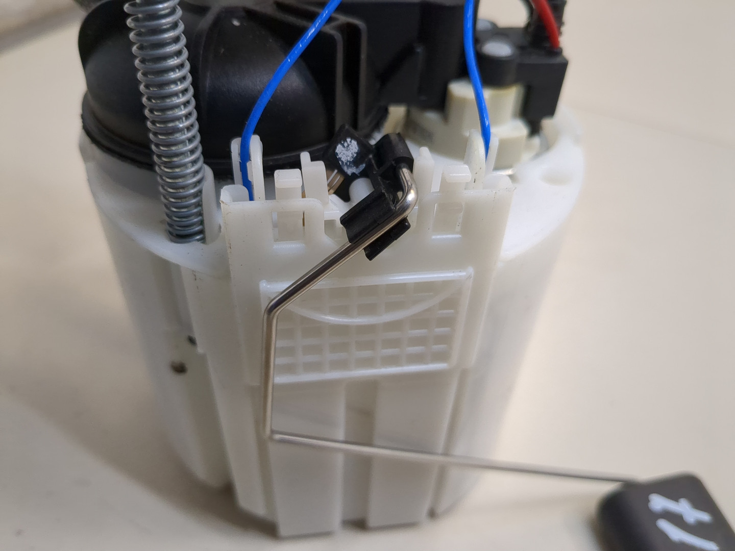 Насос топливный электрический