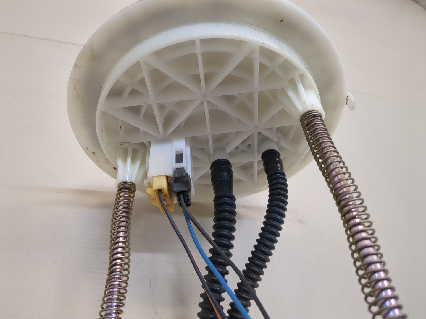 Насос топливный электрический