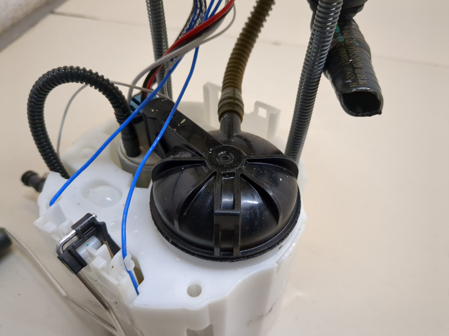 Насос топливный электрический