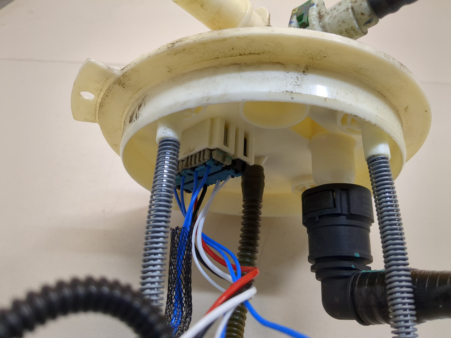 Насос топливный электрический