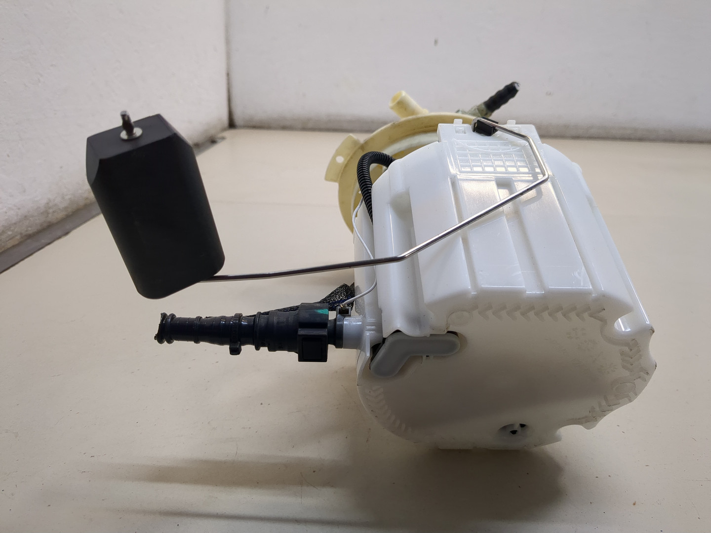 Насос топливный электрический