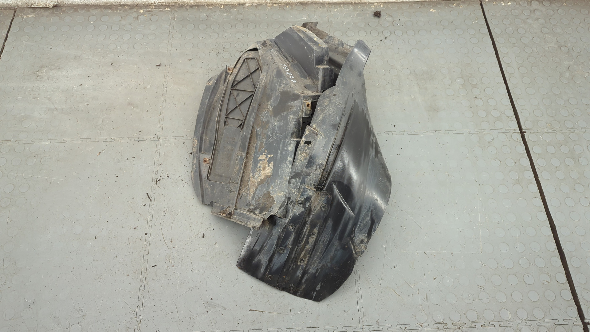 Локер передний правый