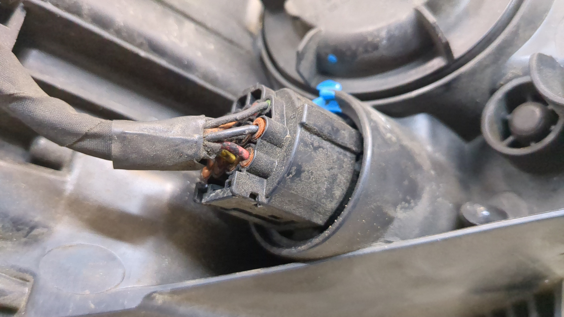 Фара правая