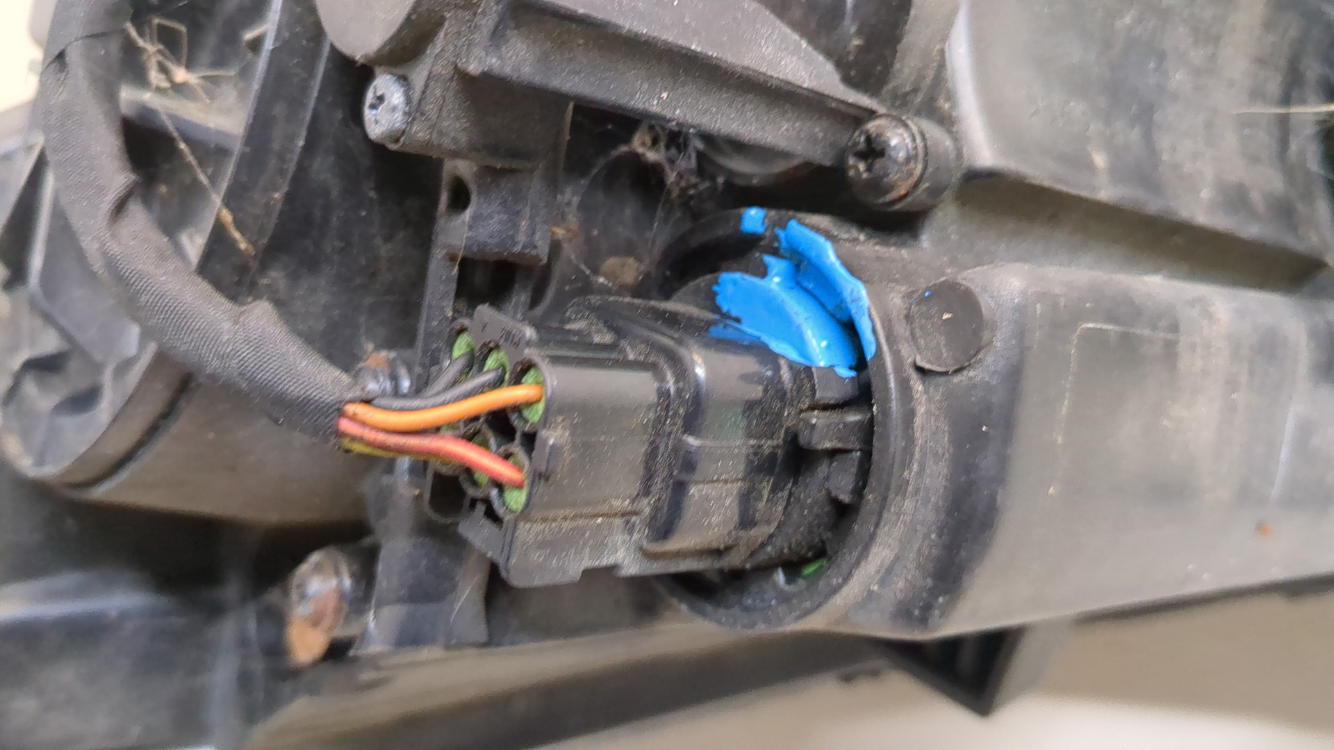 Фара правая