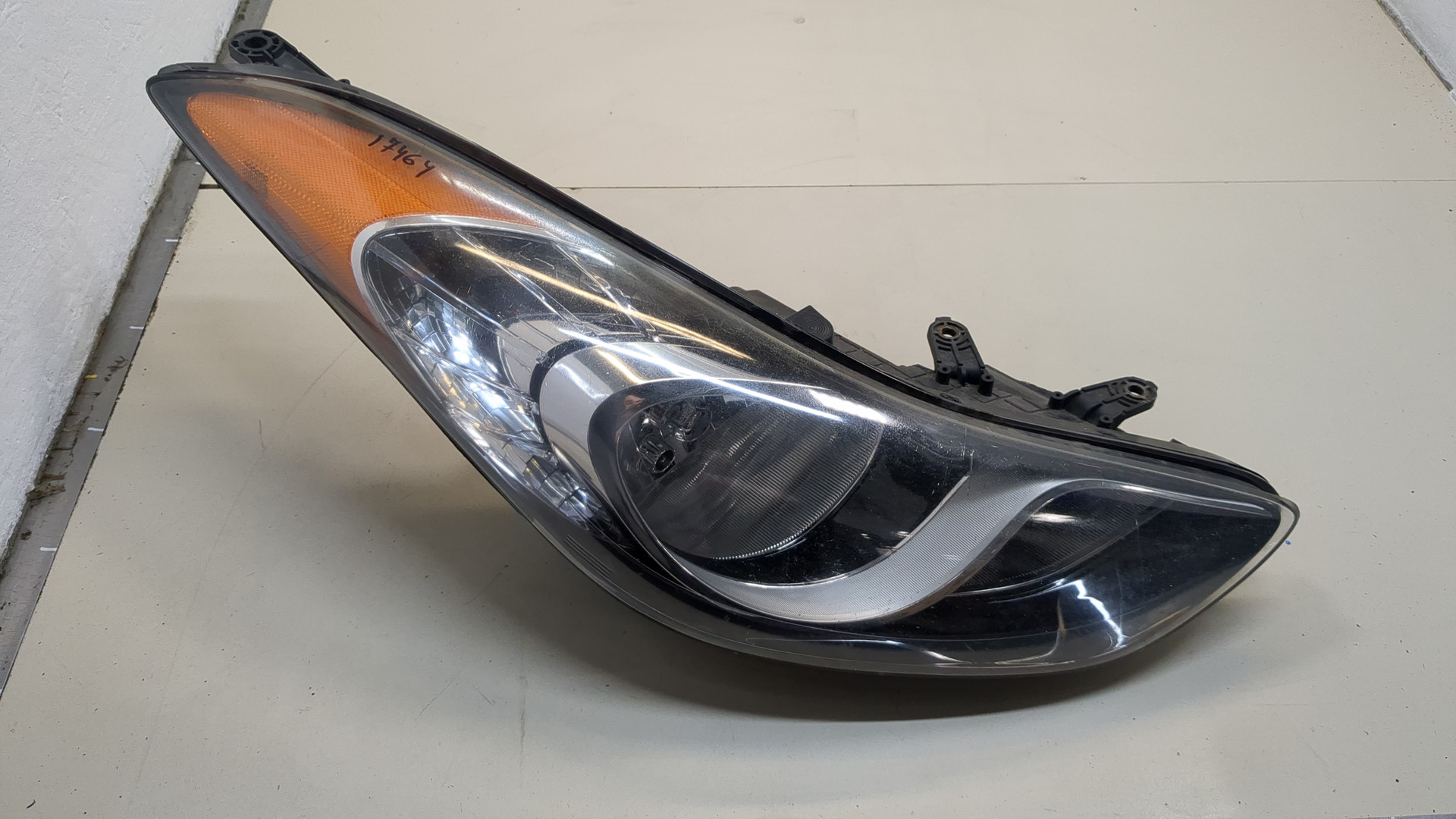 Фара правая