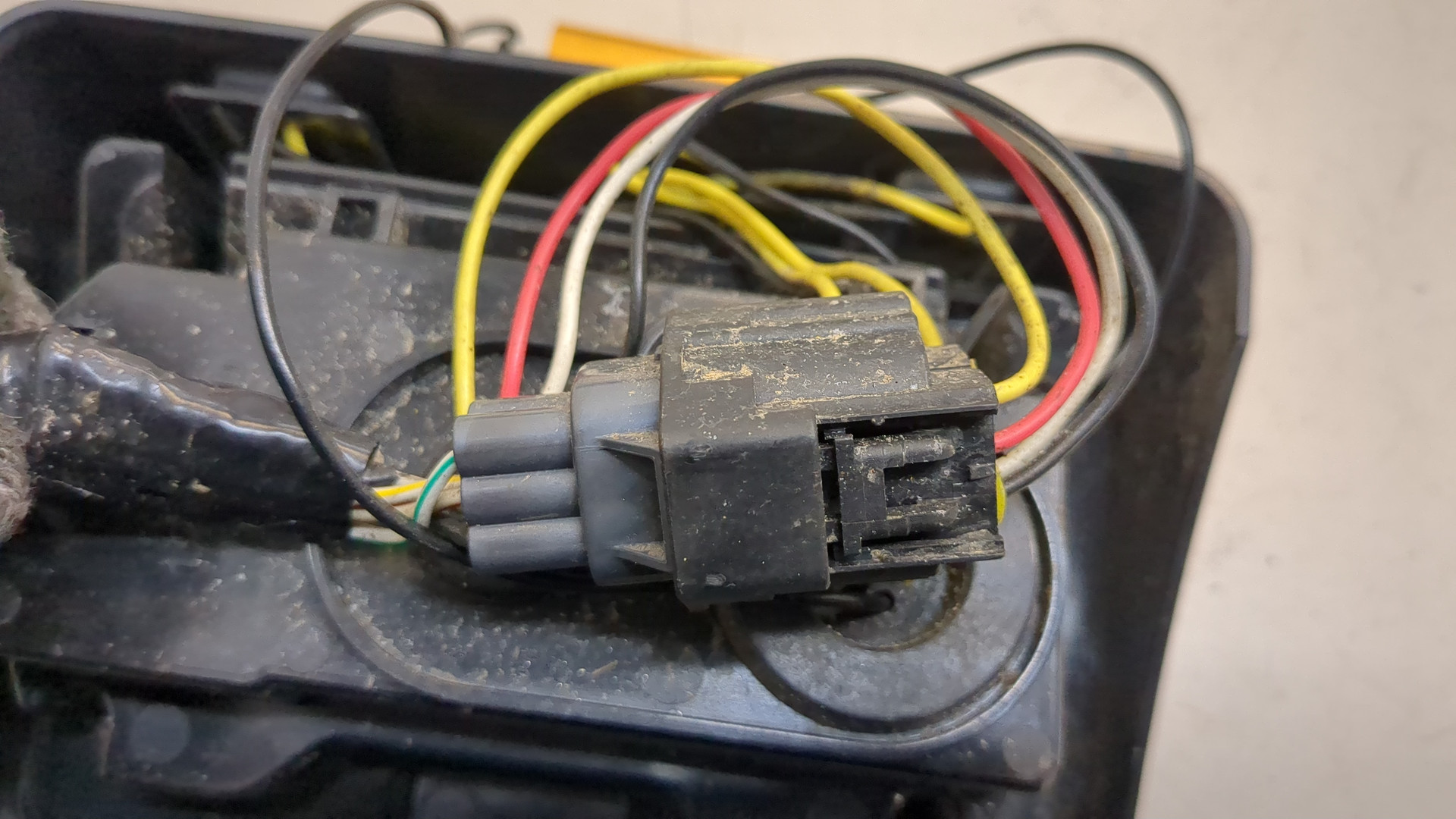 Фонарь задний левый