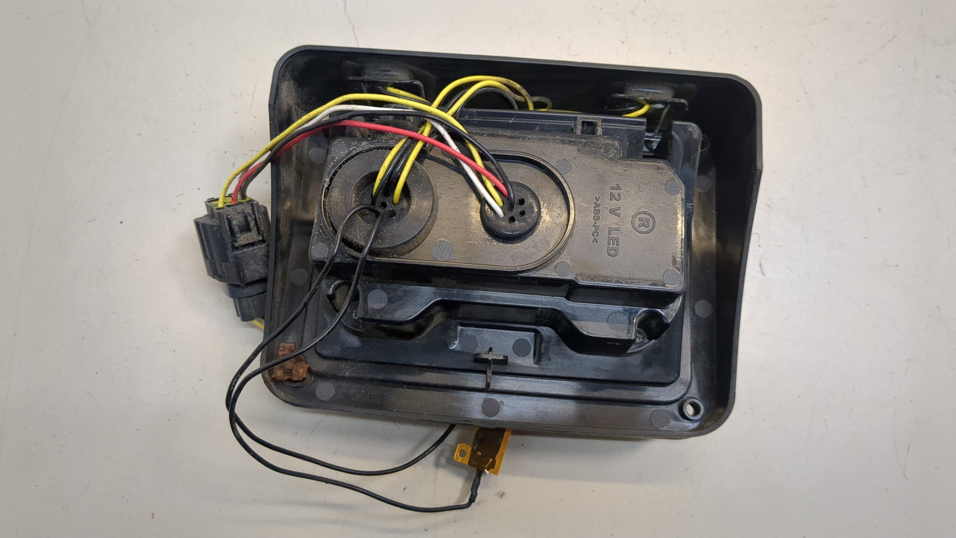 Фонарь задний правый