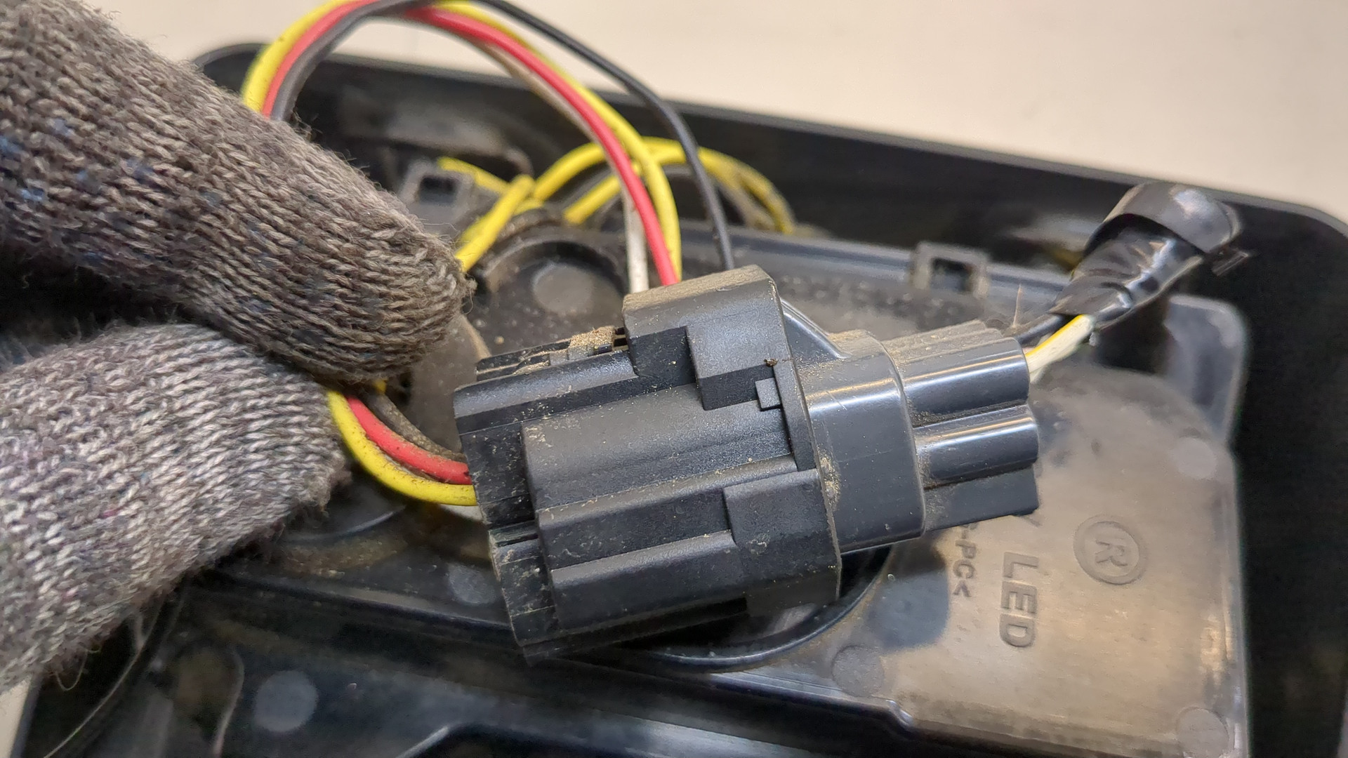 Фонарь задний правый