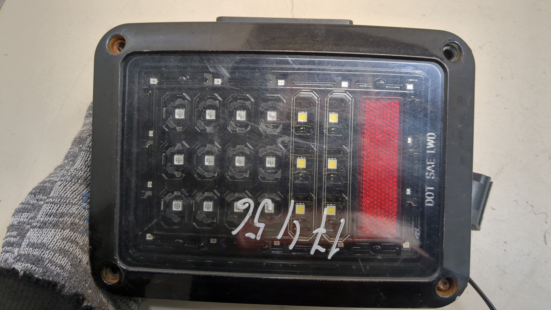 Фонарь задний правый