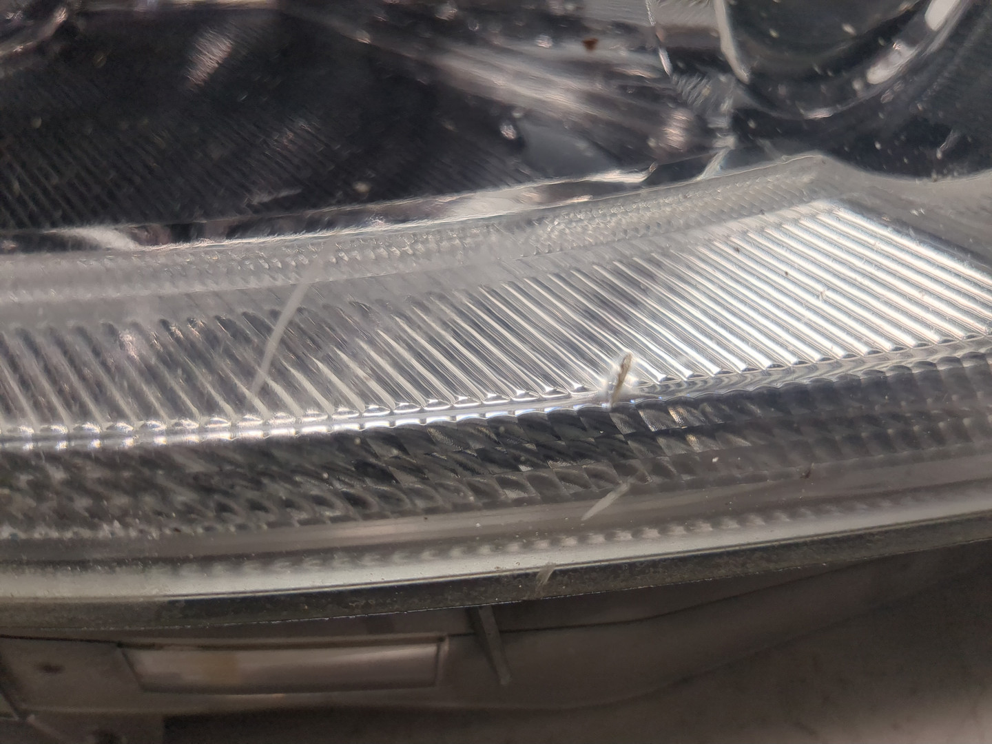 Фара правая