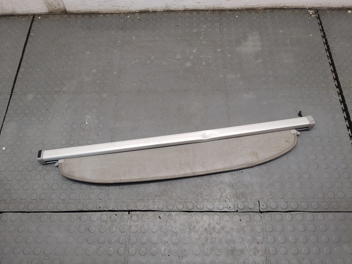 Шторка багажника