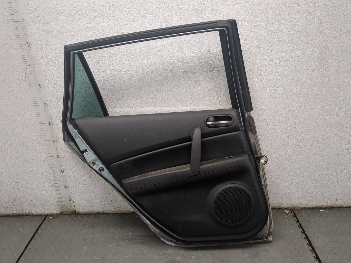 Дверь задняя левая