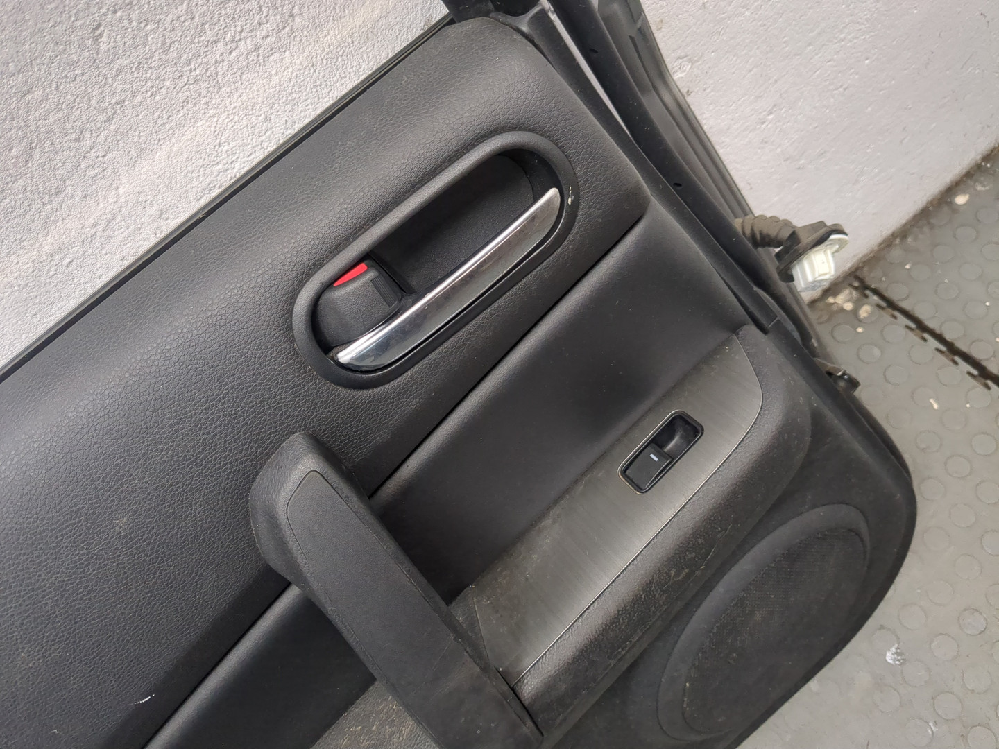 Дверь задняя левая