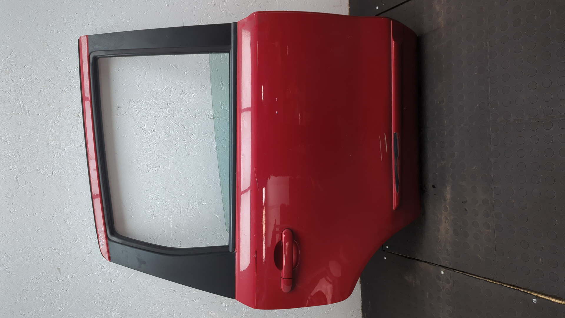 Дверь задняя правая