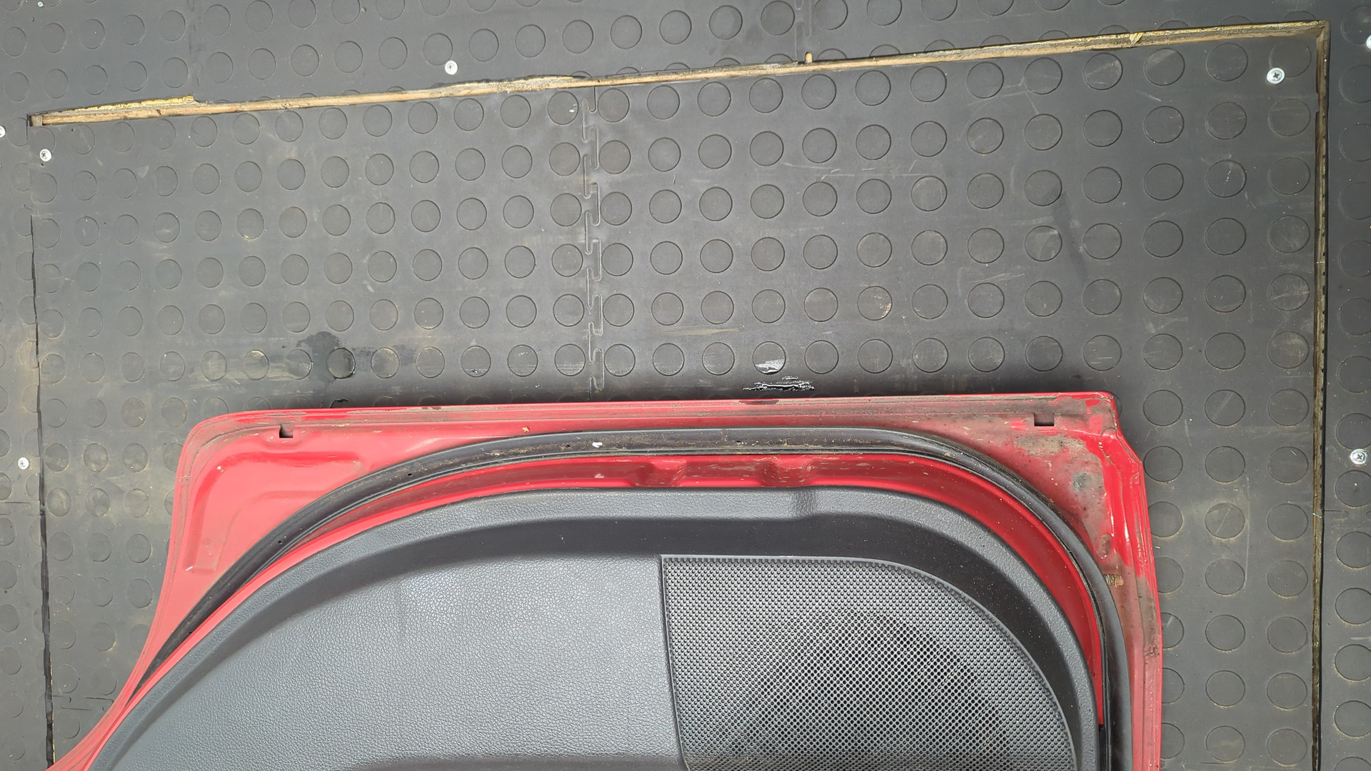 Дверь задняя правая