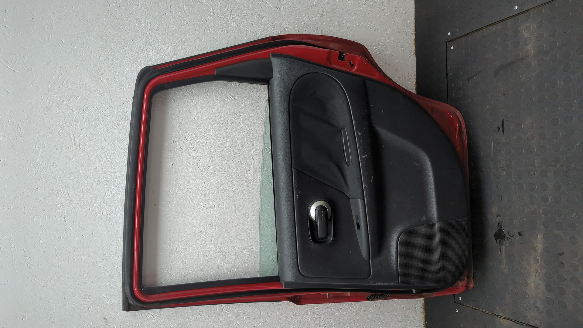 Дверь задняя правая