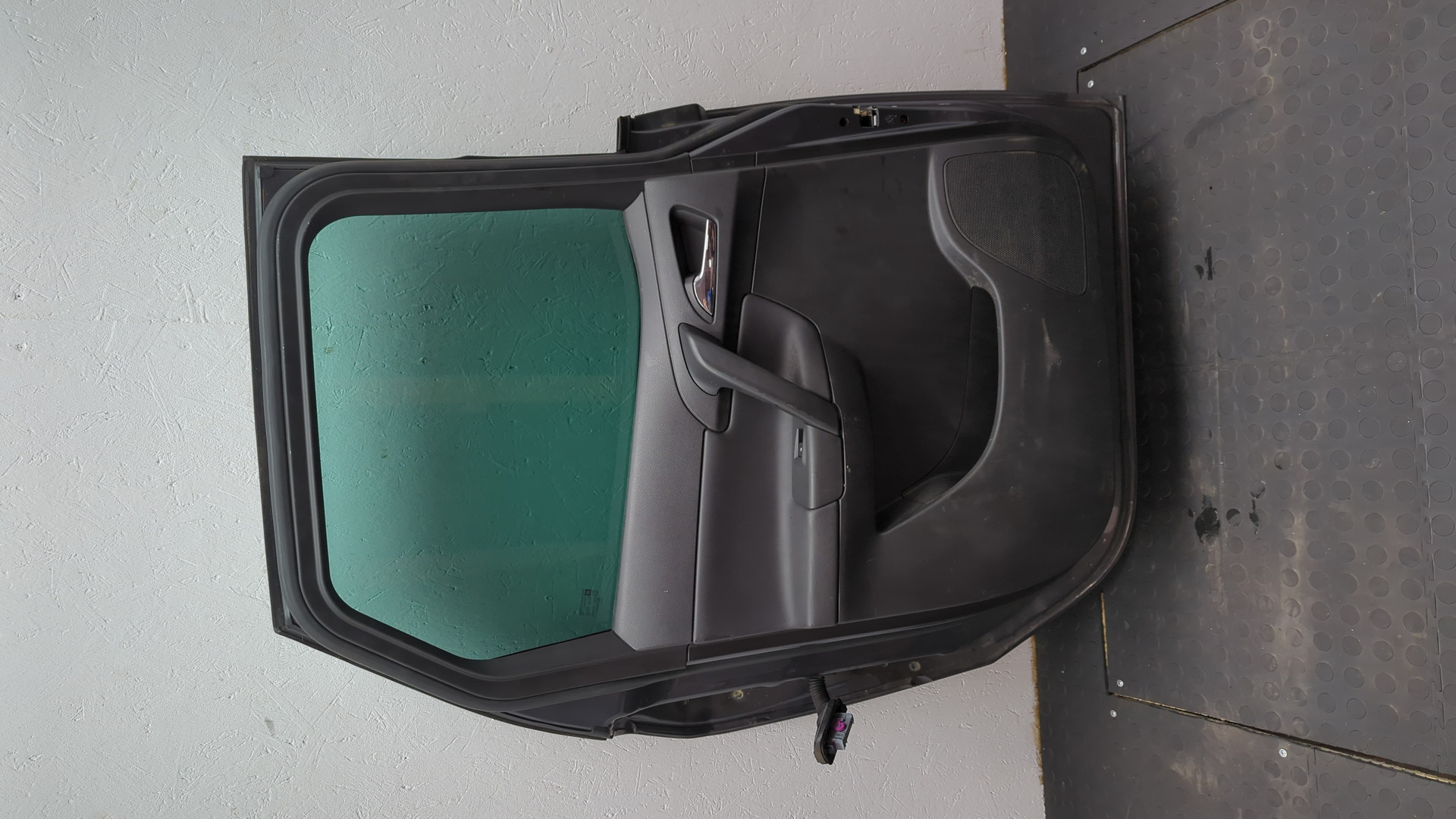 Дверь задняя левая