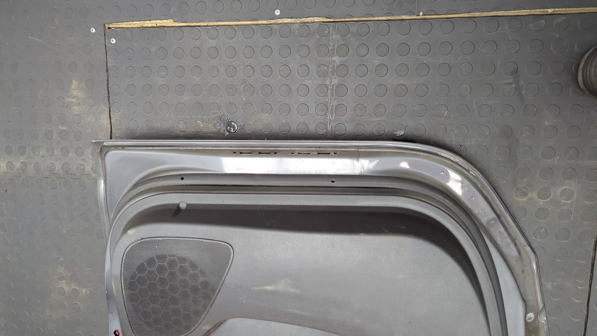 Дверь задняя левая