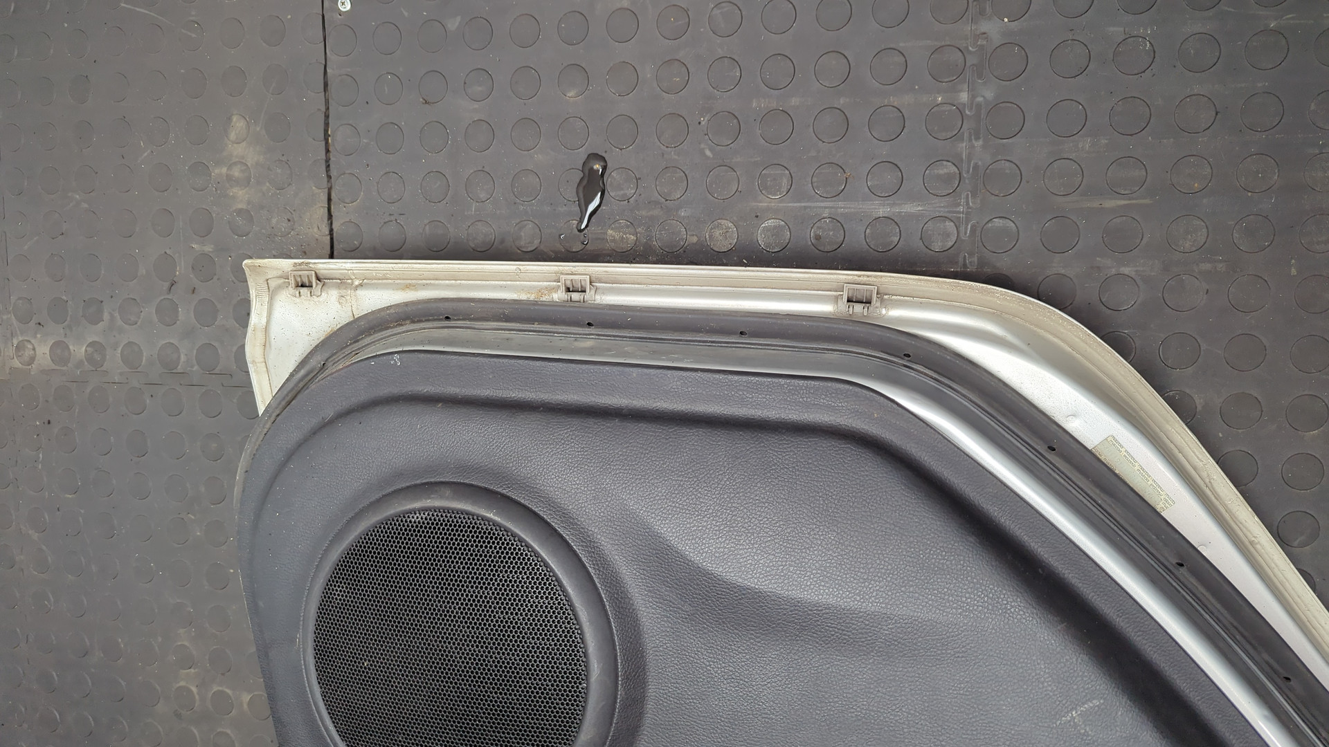 Дверь задняя левая