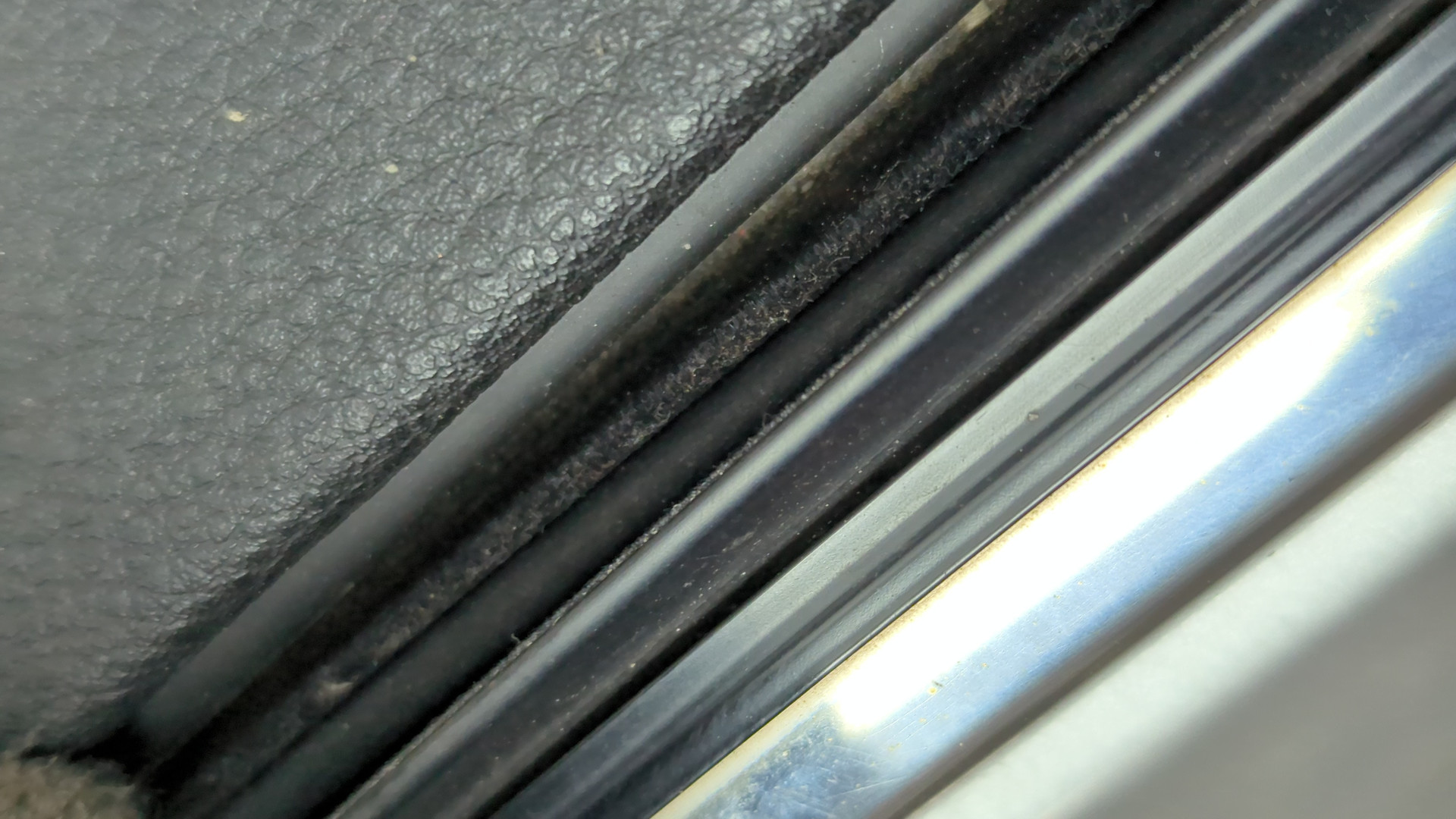 Дверь задняя левая