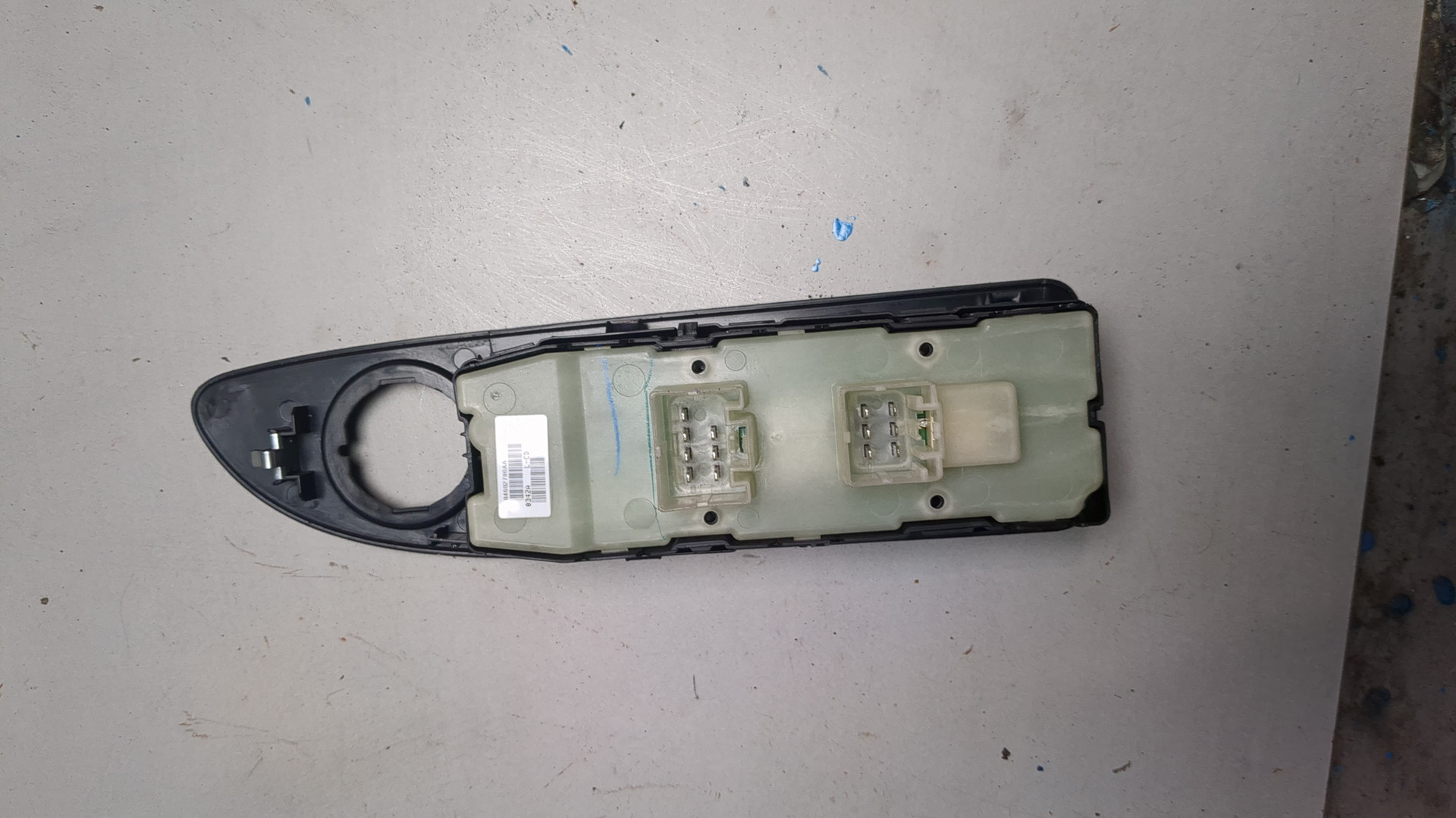 Кнопка стеклоподъемника