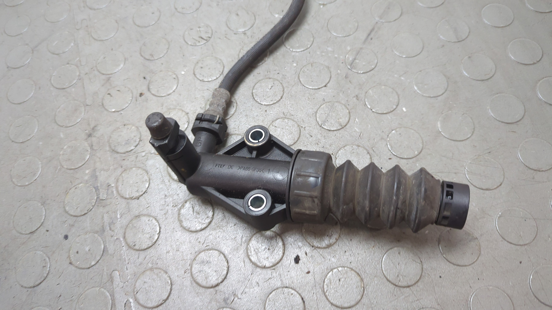 Цилиндр сцепления рабочий