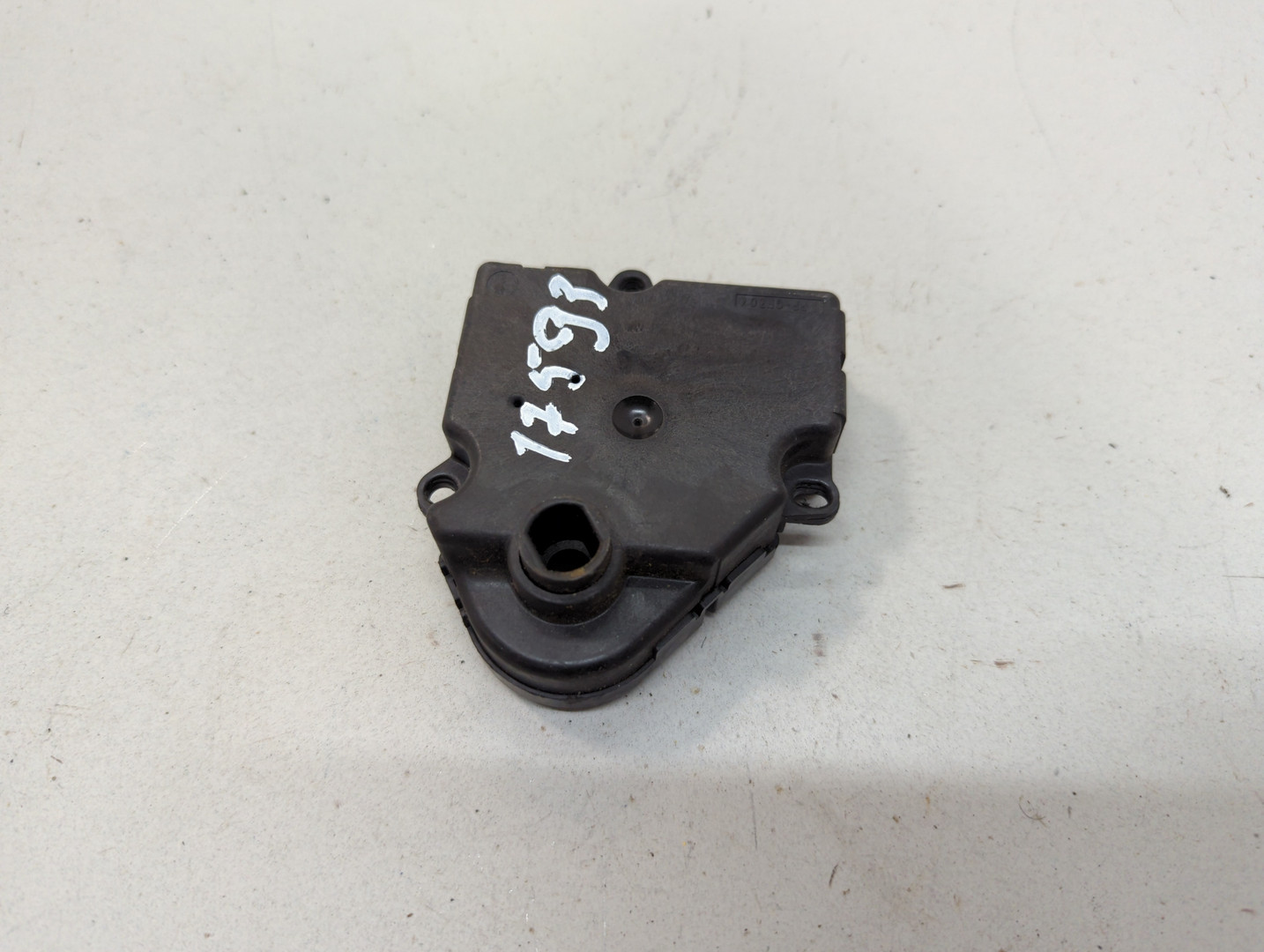 Моторчик заслонки печки