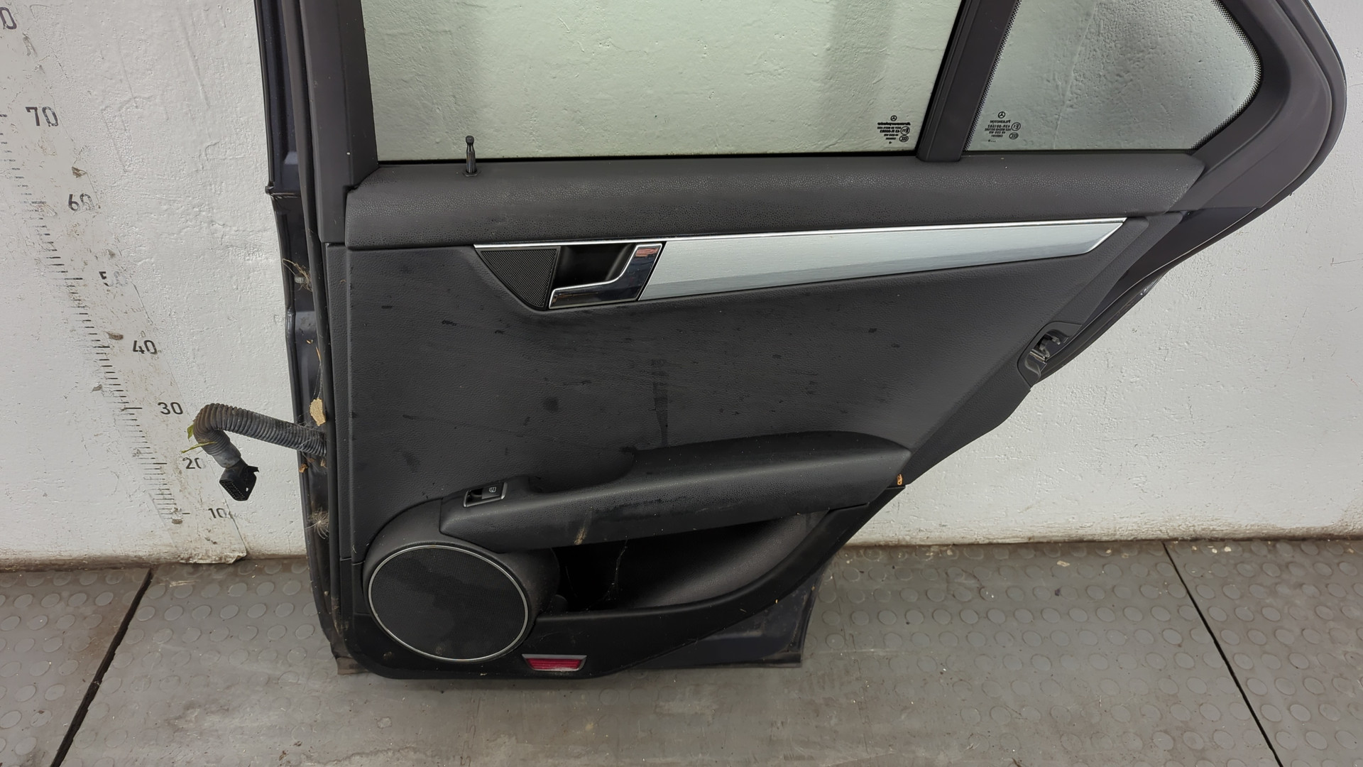 Дверь задняя правая