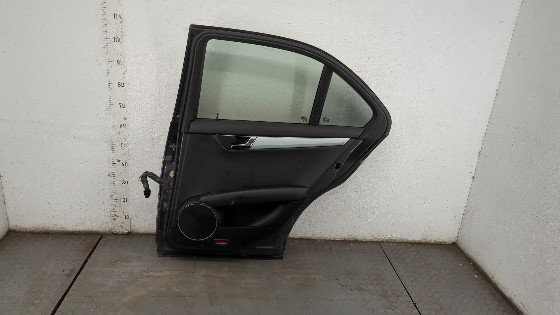 Дверь задняя правая