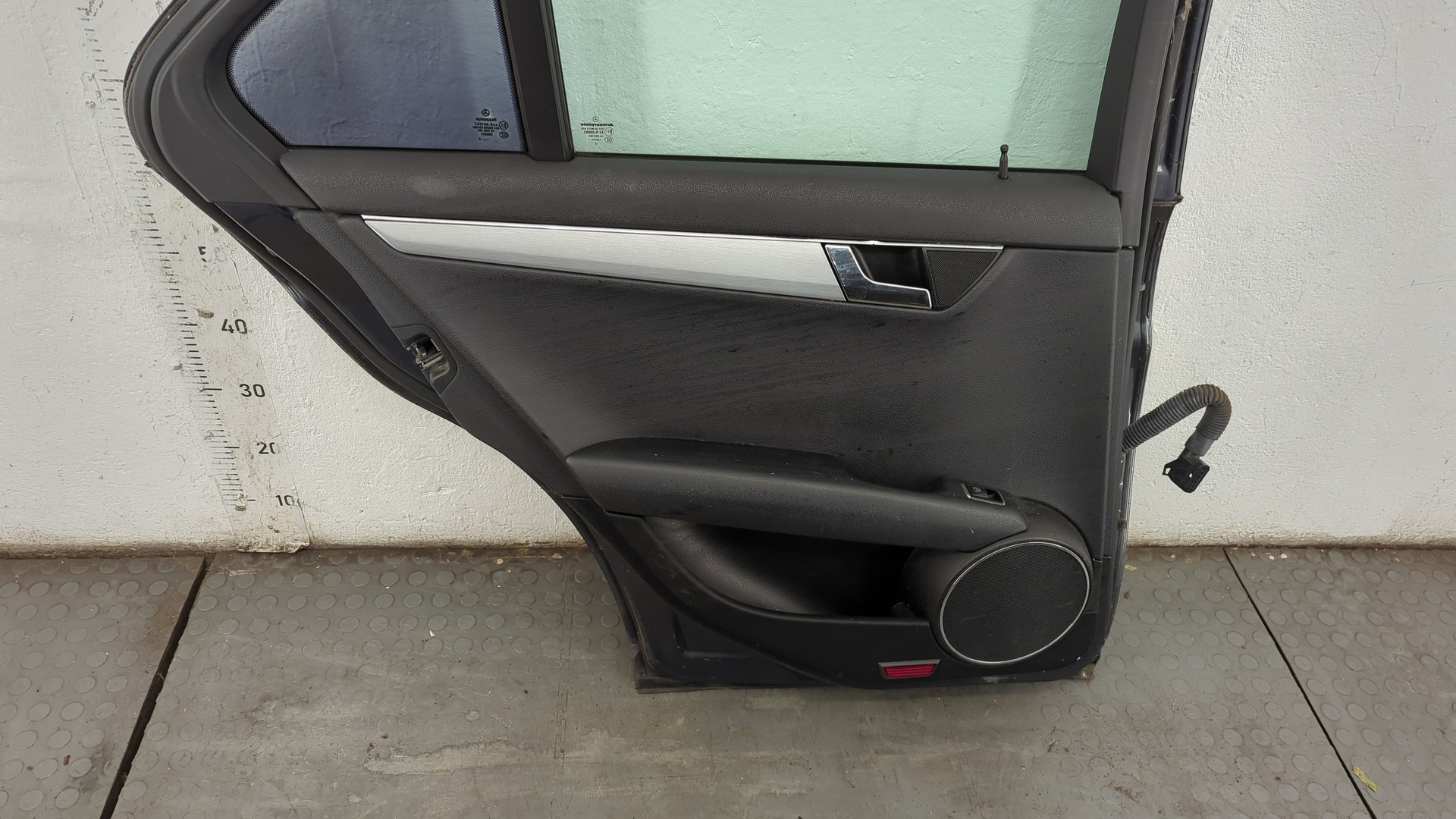 Дверь задняя левая