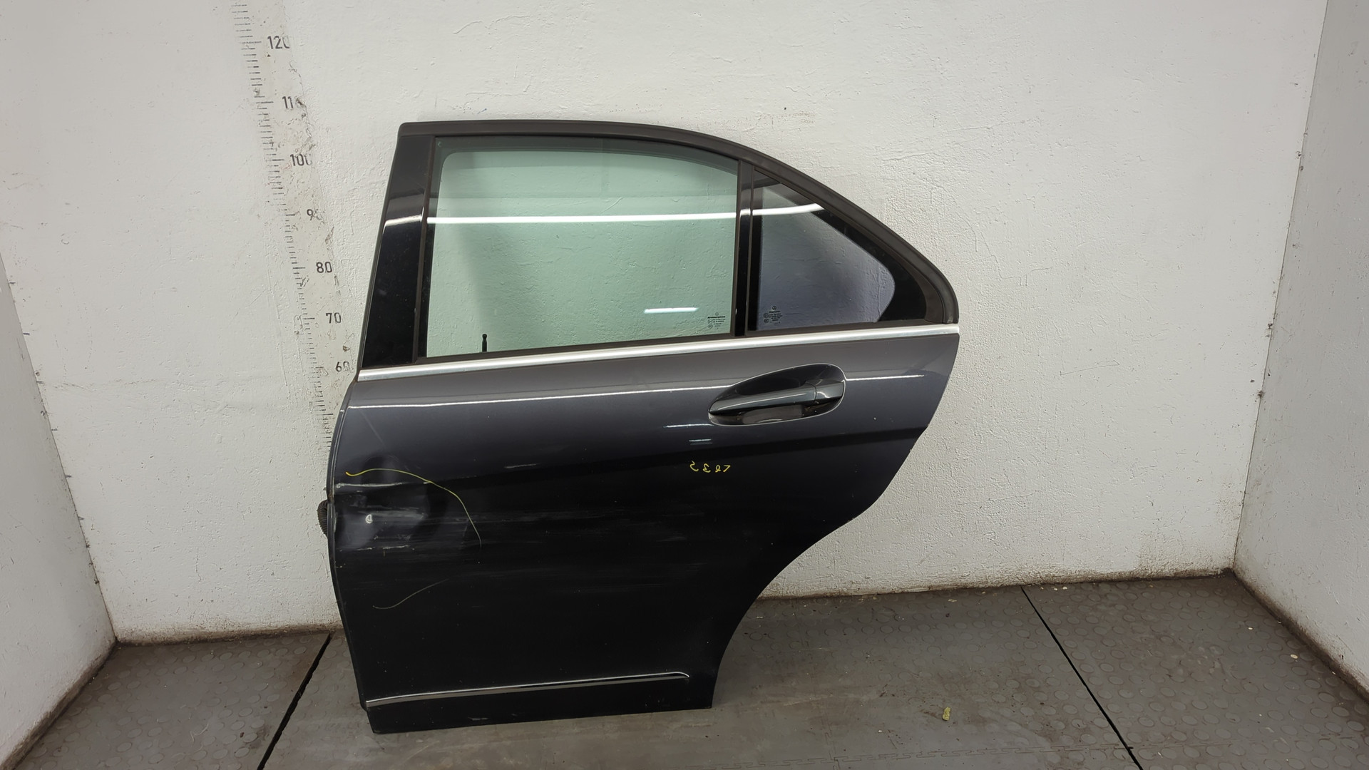 Дверь задняя левая