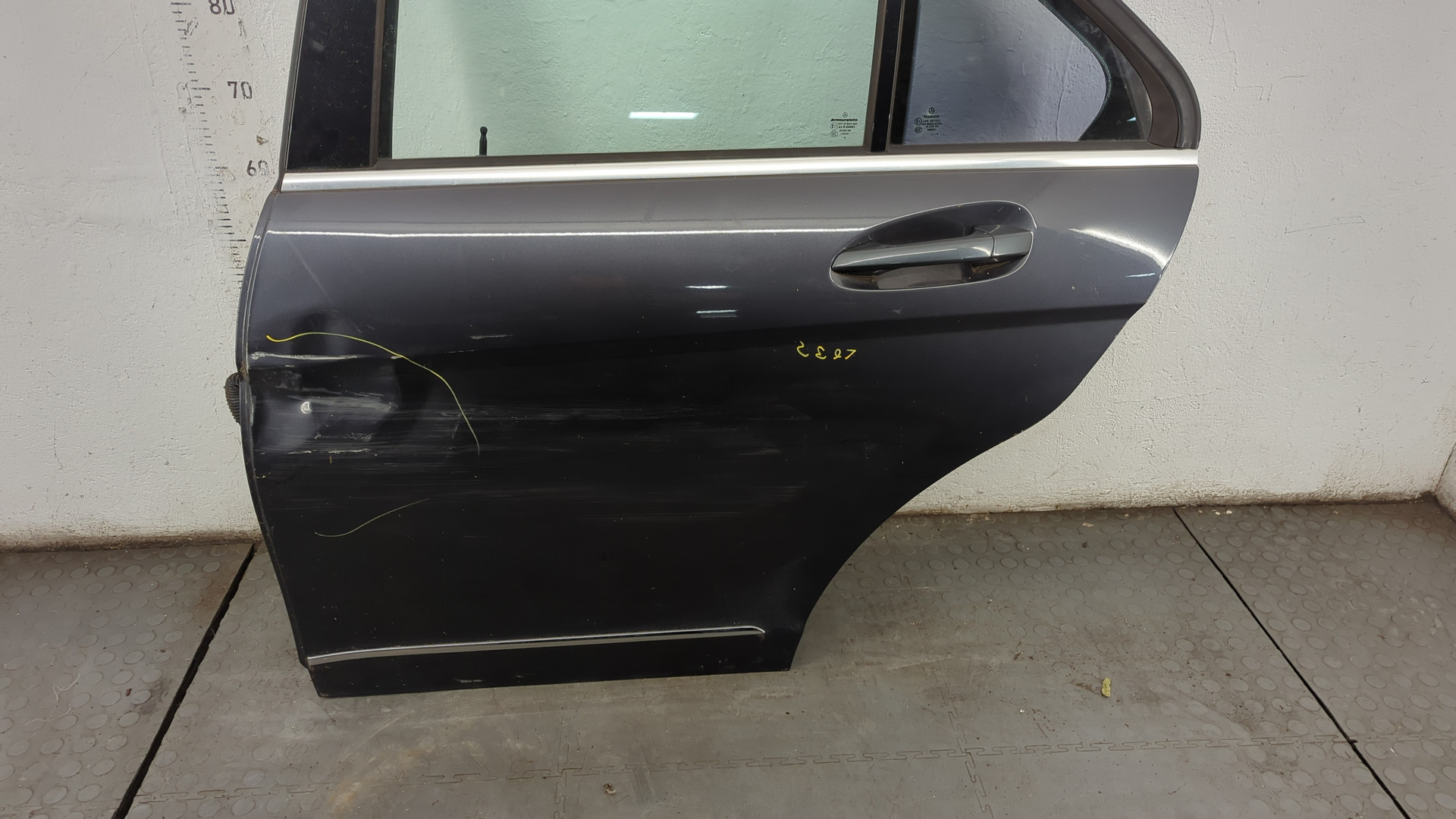 Дверь задняя левая