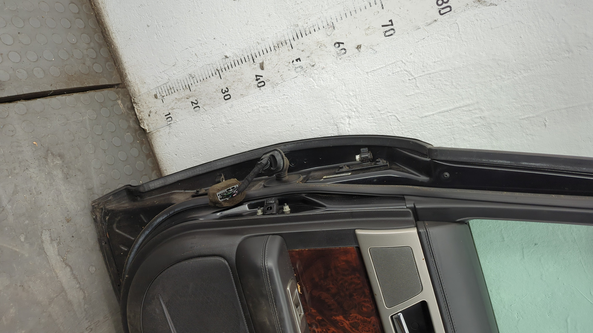 Дверь задняя правая