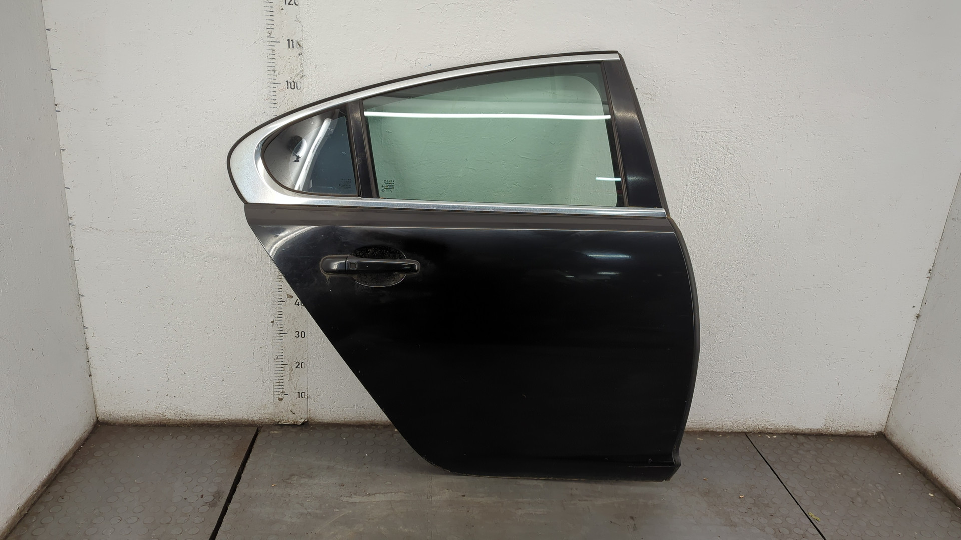 Дверь задняя правая