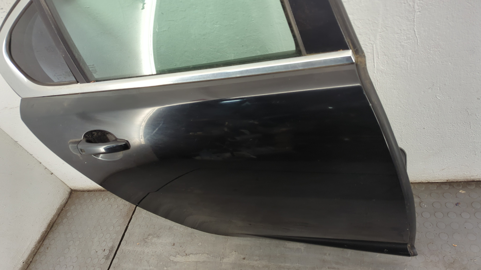 Дверь задняя правая