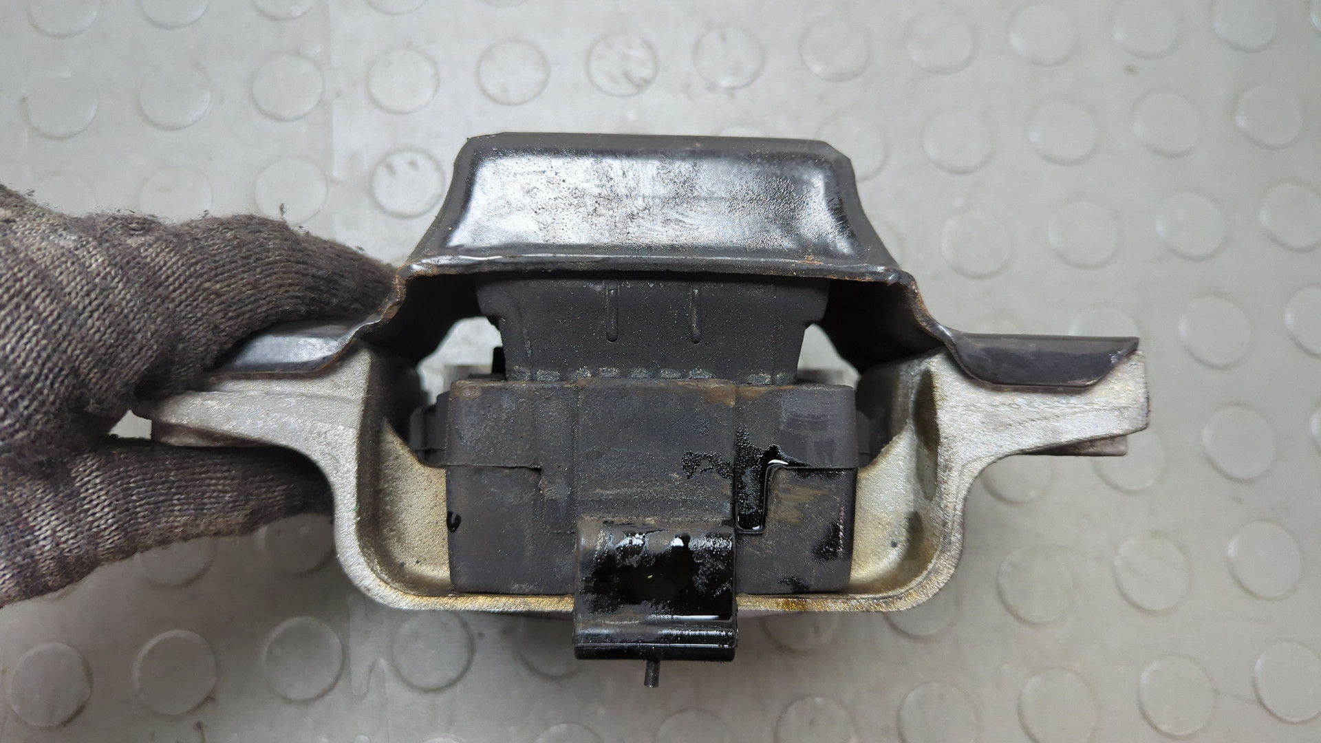 Опора двигателя